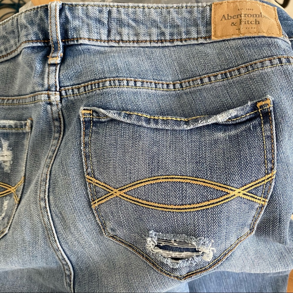 Abercrombie & Fitch distressed jeans size 6 - Picture 5 of 7